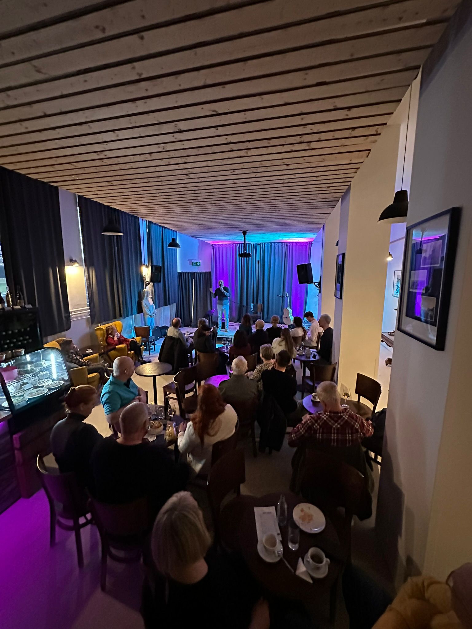 ARTCLUB - Podzimní útočiště, kde kultura dýchá zblízka